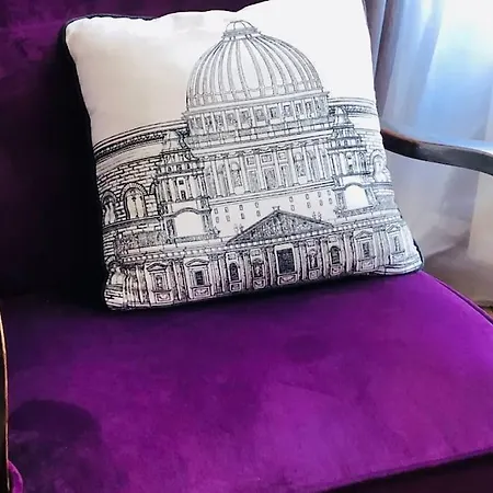 Eclectic Luxury & Spacious 2br Ac In Center