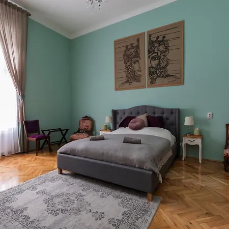 Eclectic Luxury & Spacious 2br Ac In Center * 부다페스트