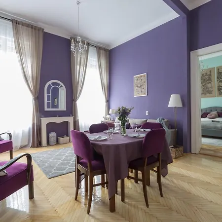 Eclectic Luxury & Spacious 2br Ac In Center