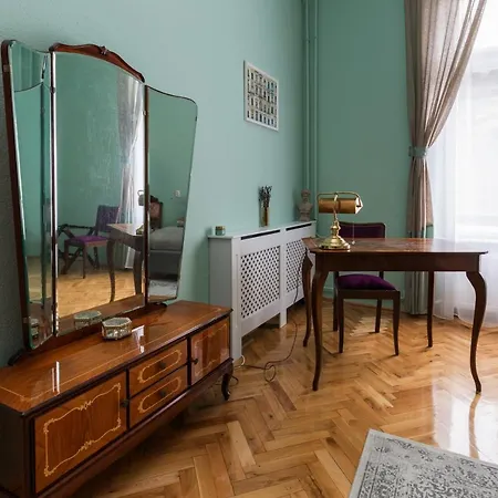 Eclectic Luxury & Spacious 2br Ac In Center Apartman *