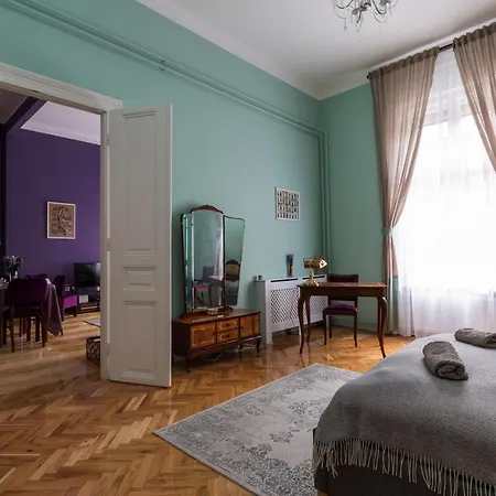 Apartman Eclectic Luxury & Spacious 2br Ac In Center *