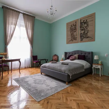 Apartment Eclectic Luxury & Spacious 2br Ac In Center