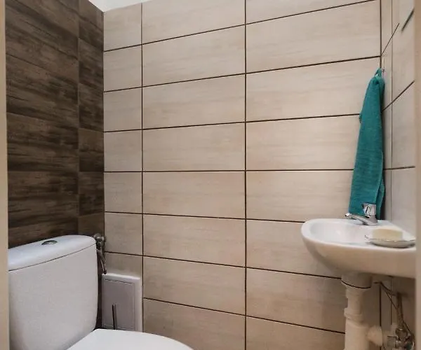 Eclectic Luxury & Spacious 2br Ac In Center Διαμέρισμα Βουδαπέστη