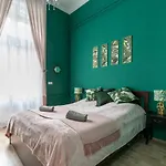 Eclectic Luxury & Spacious 2br Ac In Center Апартаменты *