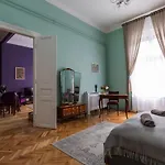 Apartment Eclectic Luxury & Spacious 2br Ac In Center *