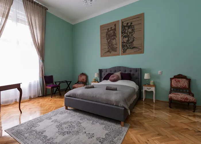Eclectic Luxury & Spacious 2br Ac In Center * Budapešť