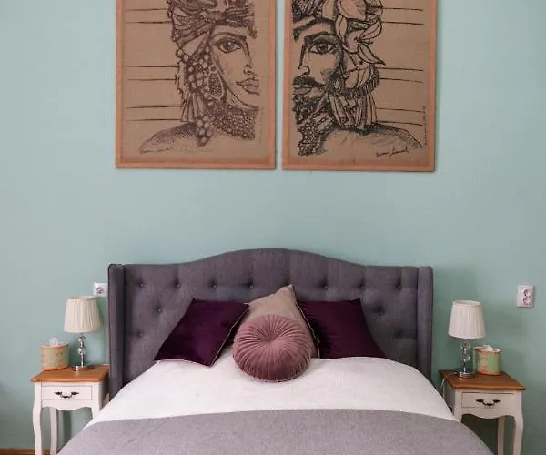 Eclectic Luxury & Spacious 2br Ac In Center Apartmán *