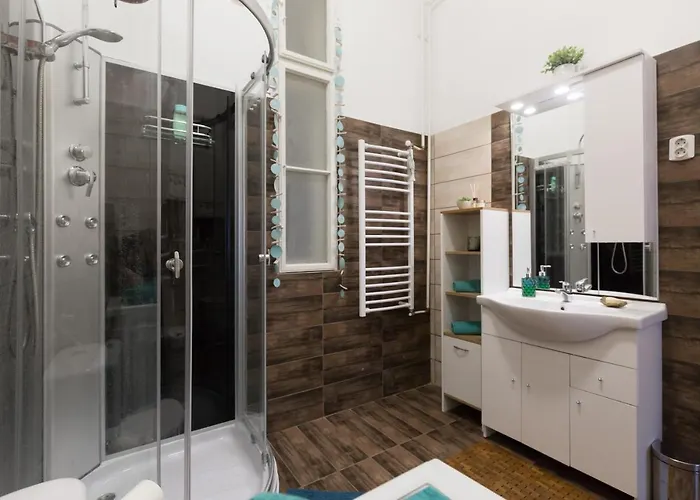 Eclectic Luxury & Spacious 2br Ac In Center Apartmán