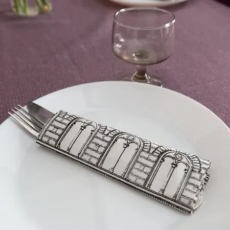 Eclectic Luxury & Spacious 2br Ac In Center דירה בודפשט