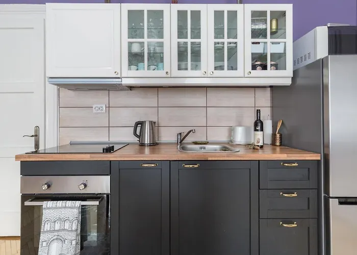Eclectic Luxury & Spacious 2br Ac In Center